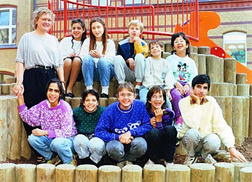 Heide Wöske mit Schulklasse